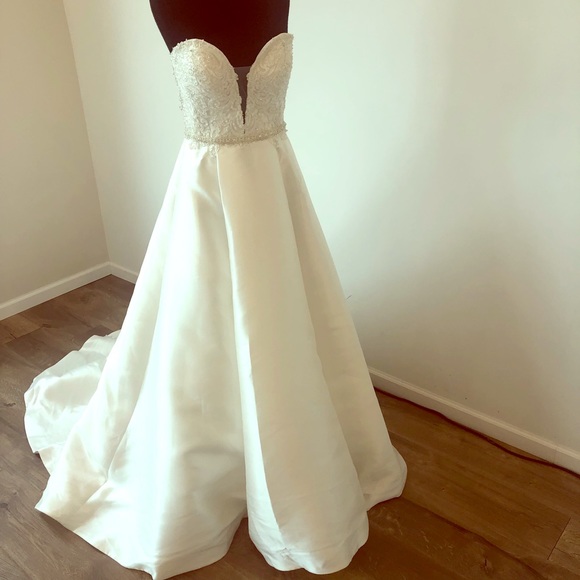Private Collection Wedding Dress
